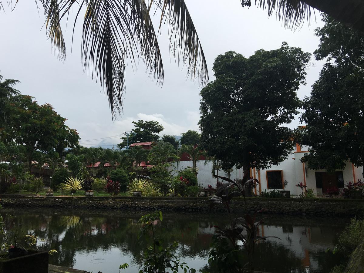 Tamasya Garden Hotel Kotamobagu Ngoại thất bức ảnh